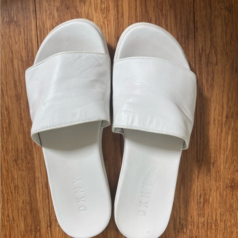 GUC DKNY White Slip-On Sandals